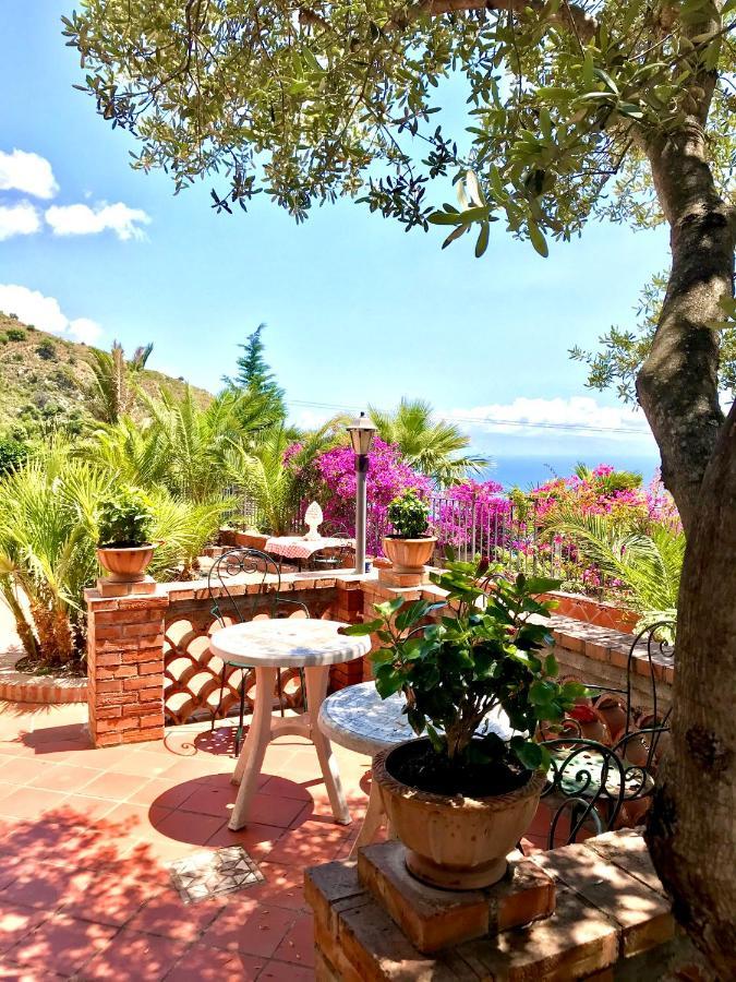Casa Dei Sogni Taormina Bed & Breakfast Exterior photo